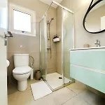 1 Bedroom Flat *