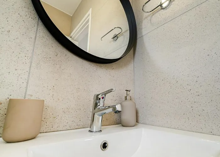 1 Bedroom Flat 公寓 *