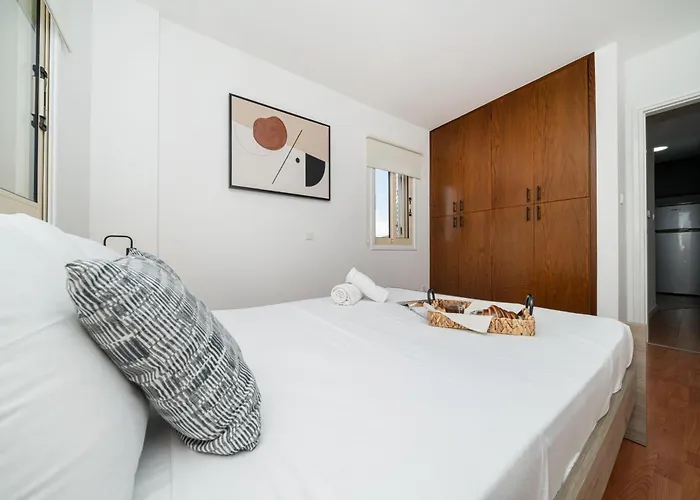 1 Bedroom Flat 尼科西亚